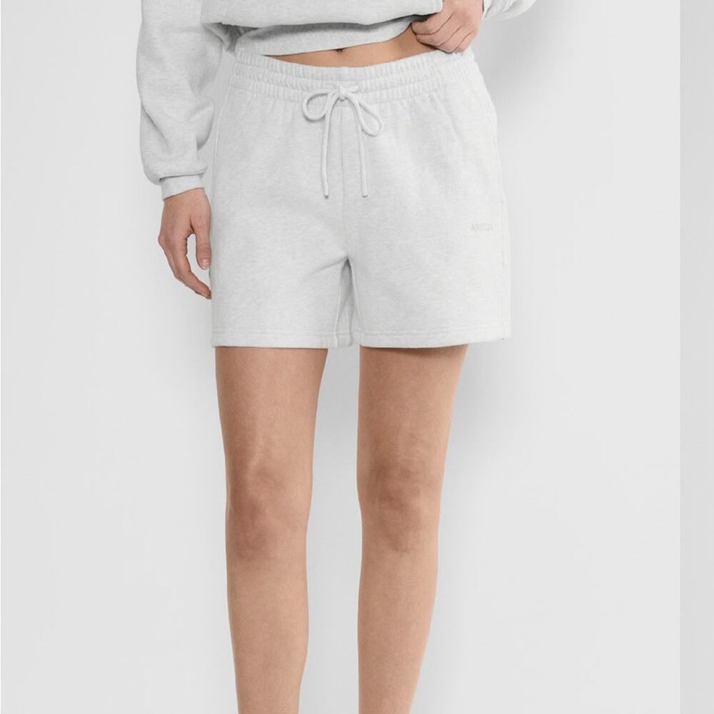 Aritzia TNA Cozy Sweat Fleece Boyfriend 5” Mid Thigh Shorts Mint Size Small - Picture 2 of 10